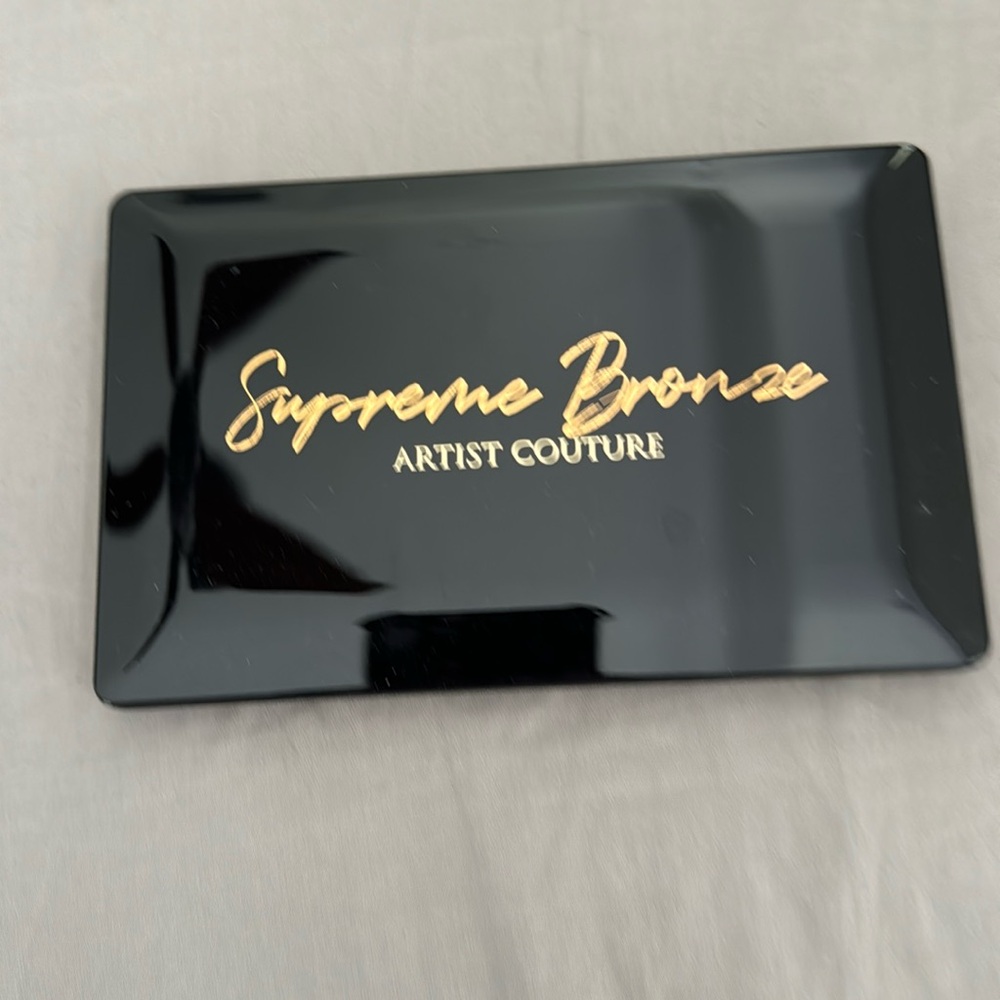 New without box Artist Couture supreme bronze